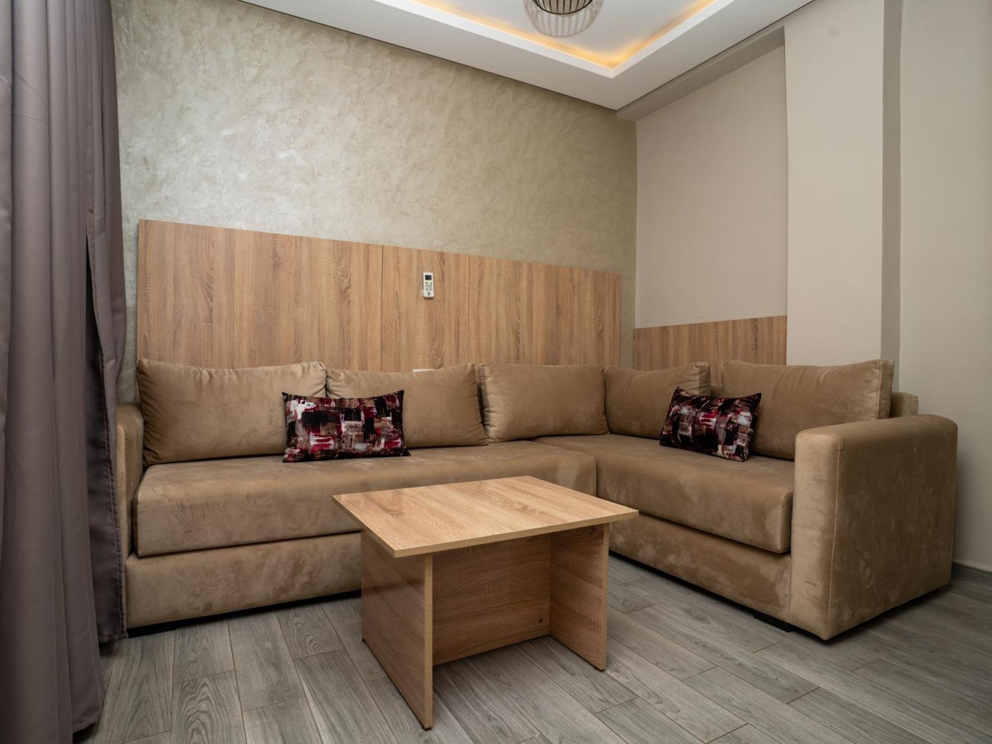 Hotel Cafe Palais Salam , Бени Мелал Екстериор снимка